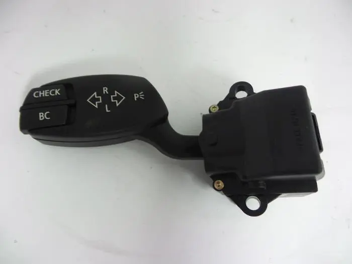 Interruptor de indicador de dirección BMW 5-Serie