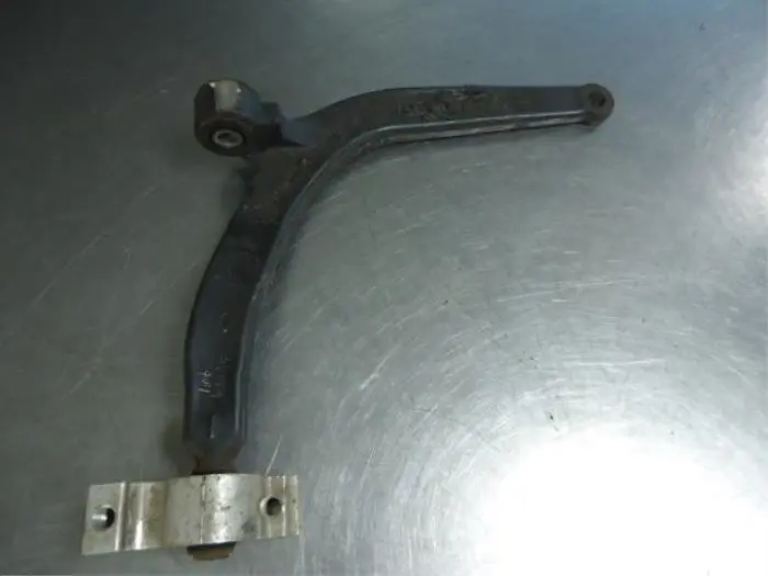 Front wishbone, right Peugeot 406