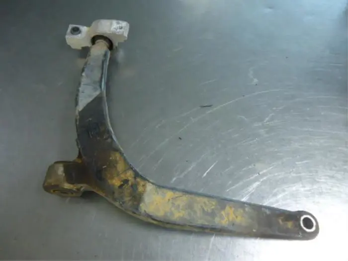 Front wishbone, right Peugeot 406