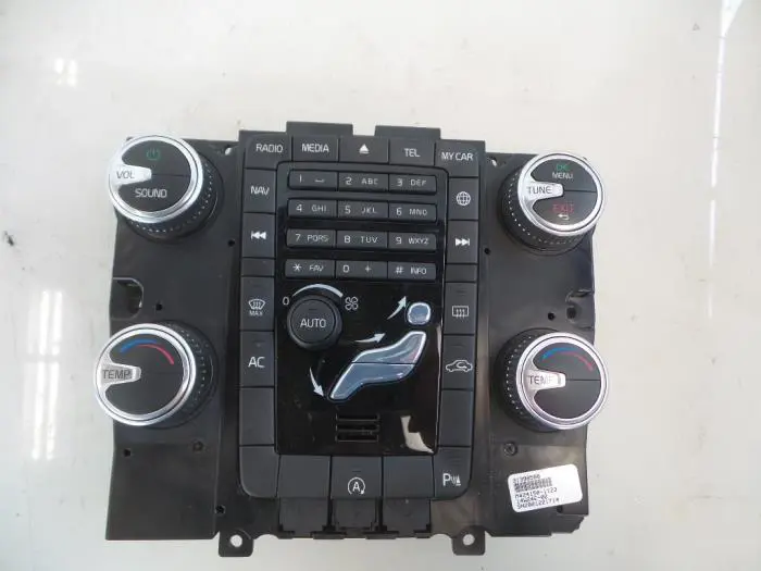 Panel de control de radio Volvo V60