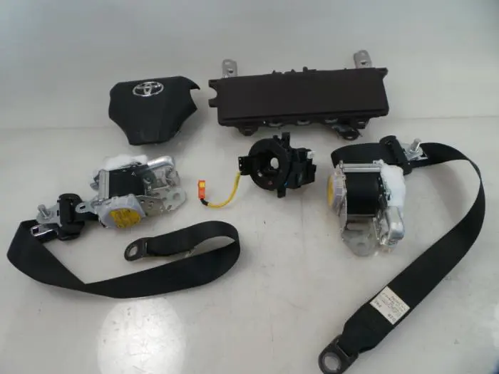 Airbag Set+Modul Toyota IQ