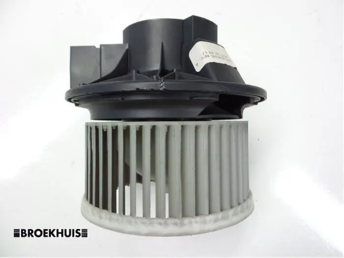 Heating and ventilation fan motor Jeep Cherokee