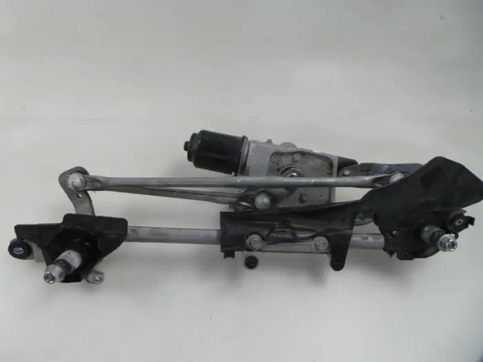Silnik i mechanizm wycieraczki Mazda 3.