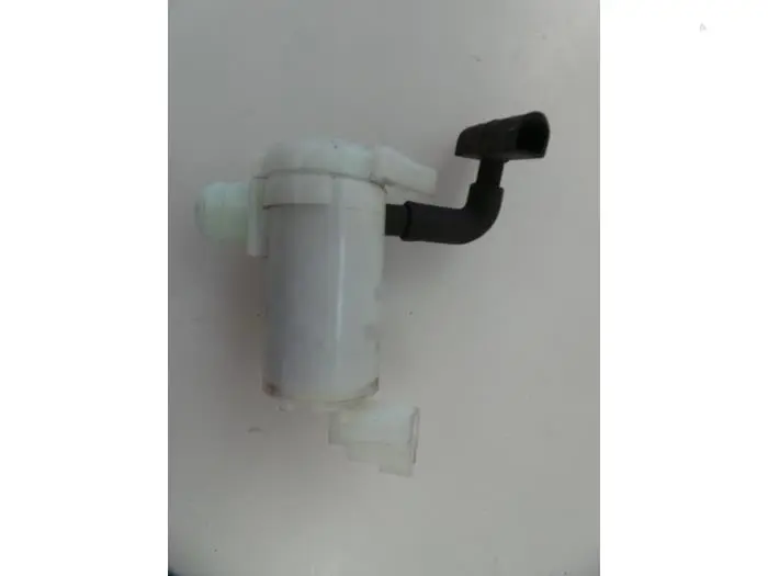 Windscreen washer pump Subaru XV