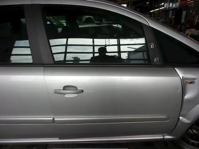 Drzwi prawe przednie wersja 4-drzwiowa Opel Zafira