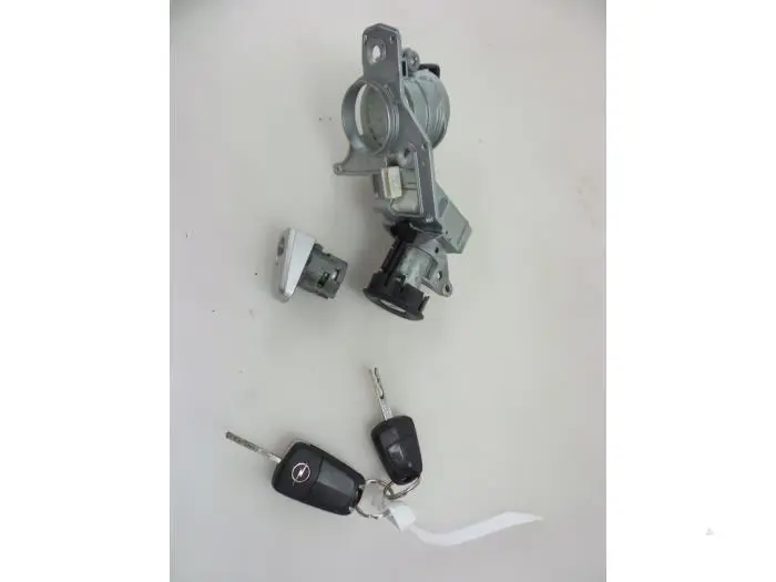 Cilindro de juego de cerraduras (completo) Opel Zafira C